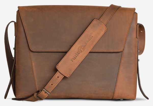 Front view of the slim vegetable-tanned brown leather briefcase bag.